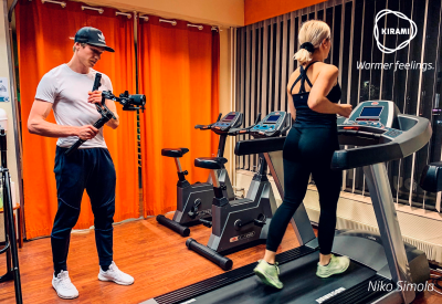 Photographe Niko Simola | Faites de l'aquagym dans le tonneau de bain | Kirami