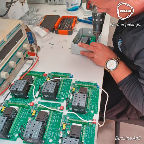 Aujourd’hui, l’entreprise compte 12 salariés travaillant dans les bureaux, à la vente et comme monteurs.