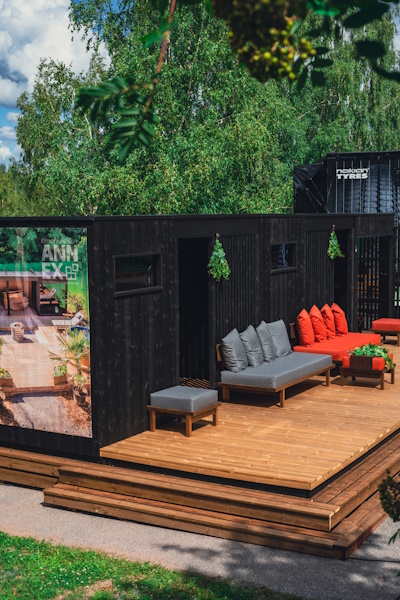 Les terrasses couvertes sont elles aussi au design Misty | Les saunas de jardin de Kirami