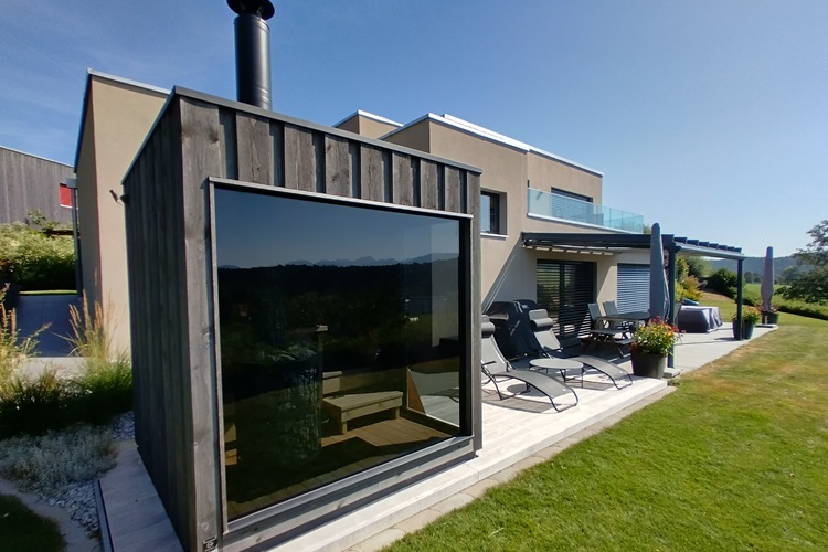 Entreprise familiale suisse, finndream vend des saunas de sauna Kirami FinVision®. 