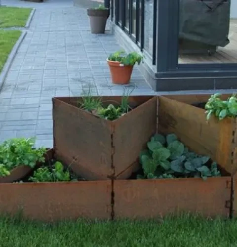 Outstanding by Kirami -  Le Printemps arrive, c'est le moment de commencer vos plantations !