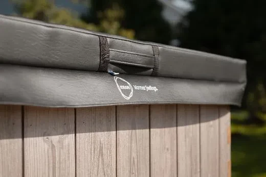 Une couverture isolante pour la baignoire NordicIce S